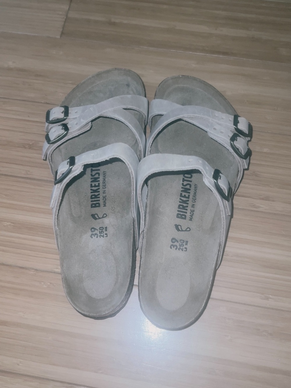 New Birkenstocks size 39 no box